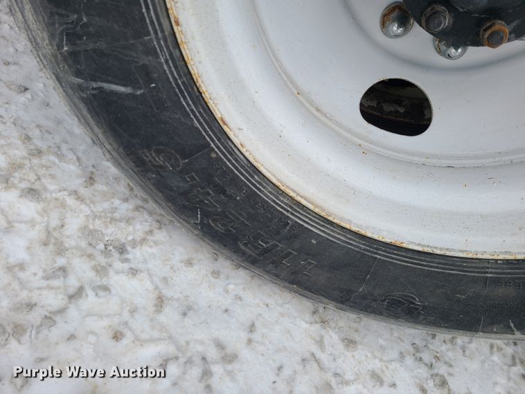 image for item IQ9022 2003 Mack CV713  dump truck