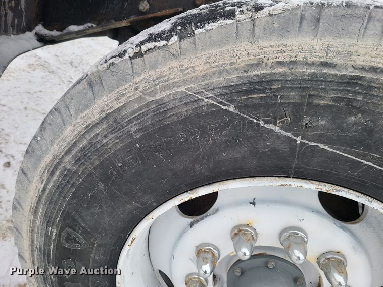 image for item IQ9022 2003 Mack CV713  dump truck