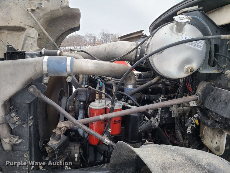 image for item IQ9022 2003 Mack CV713  dump truck