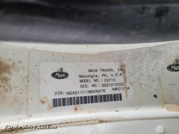 image for item IQ9022 2003 Mack CV713  dump truck