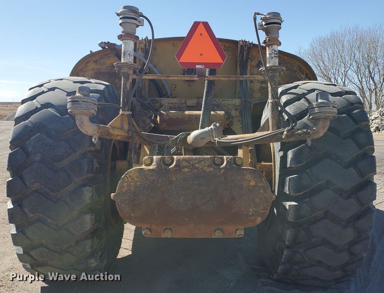 image for item IU9000 1977 Caterpillar 623B  water wagon