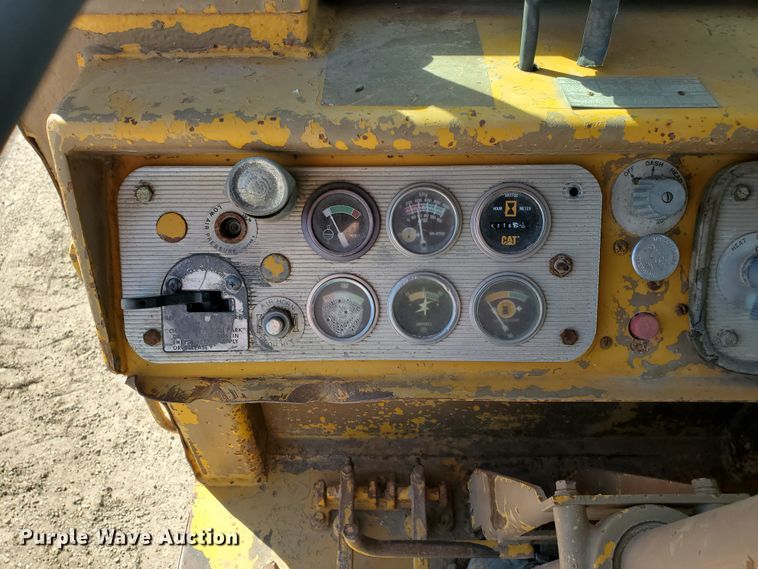 image for item IU9000 1977 Caterpillar 623B  water wagon