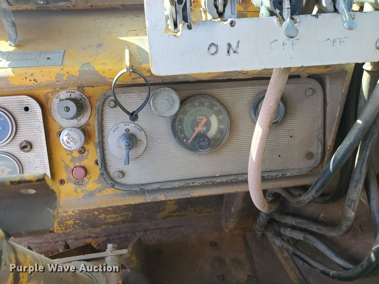 image for item IU9000 1977 Caterpillar 623B  water wagon