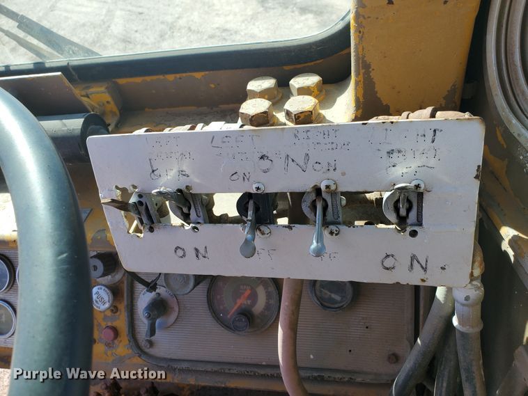 image for item IU9000 1977 Caterpillar 623B  water wagon