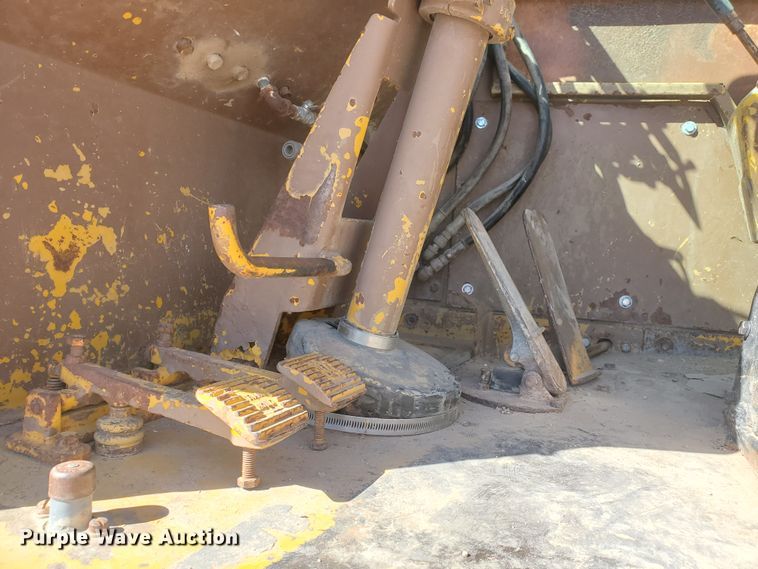 image for item IU9000 1977 Caterpillar 623B  water wagon