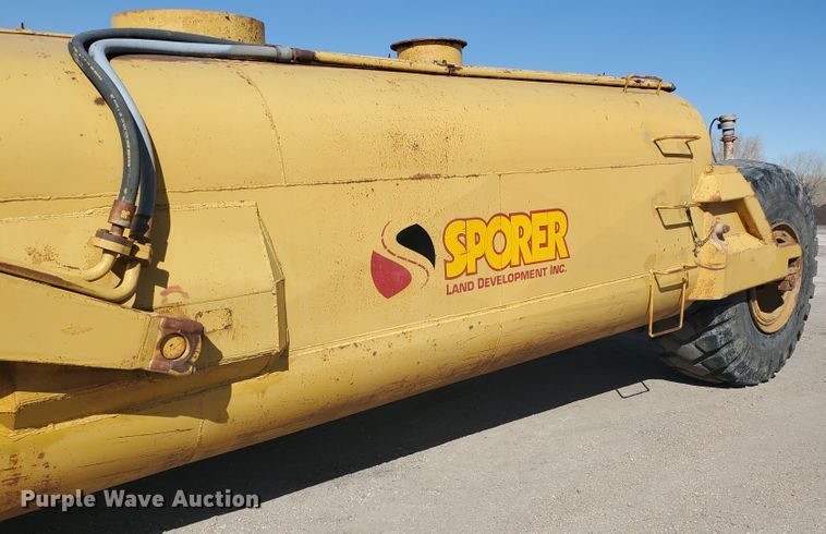 image for item IU9000 1977 Caterpillar 623B  water wagon