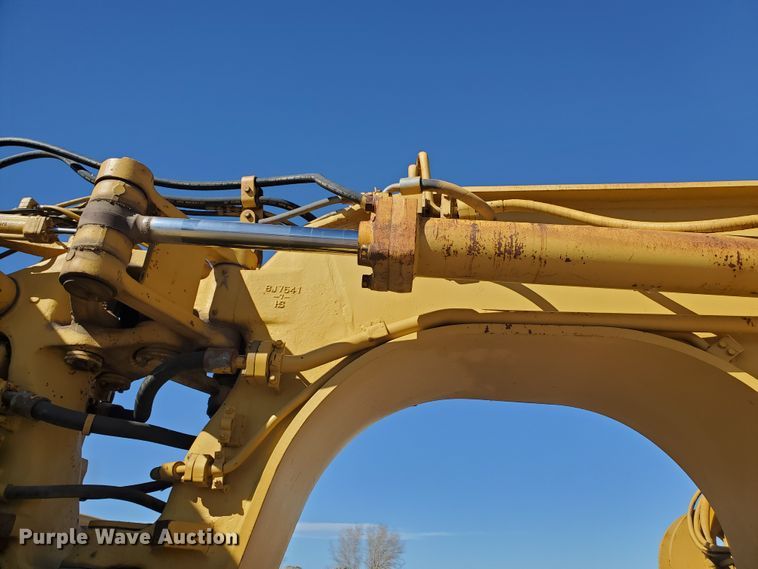 image for item IU9000 1977 Caterpillar 623B  water wagon