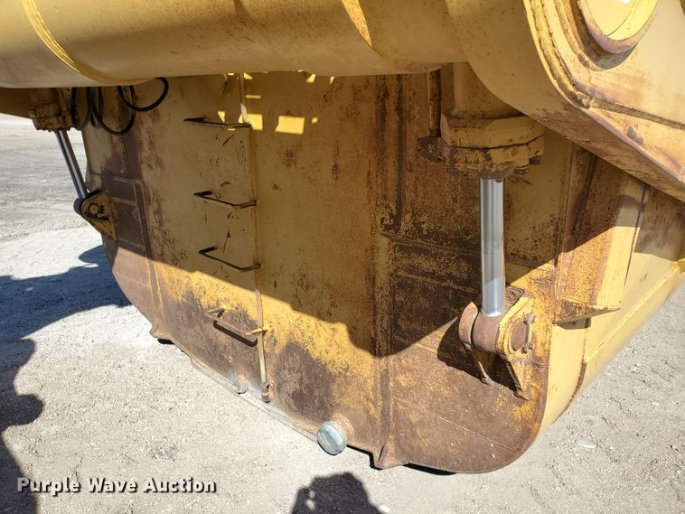 image for item IU9000 1977 Caterpillar 623B  water wagon