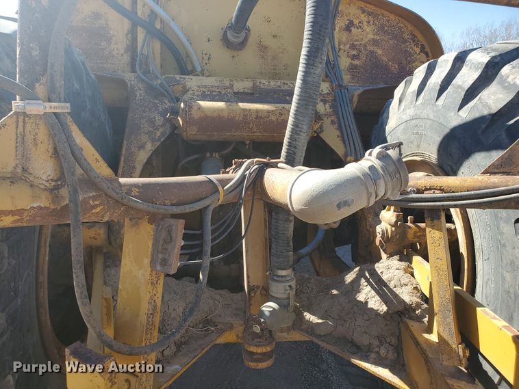 image for item IU9000 1977 Caterpillar 623B  water wagon