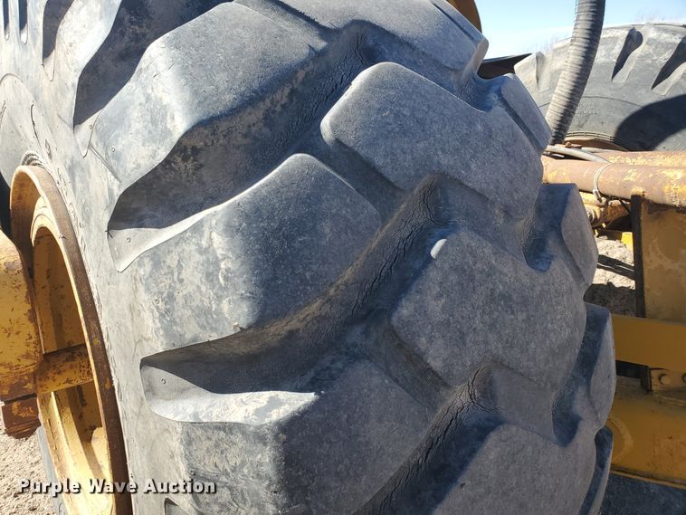 image for item IU9000 1977 Caterpillar 623B  water wagon