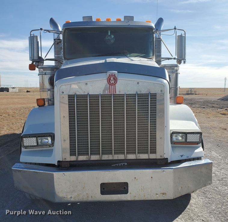 image for item IU9002 2008 Kenworth T800B  vacuum truck