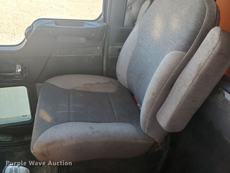 image for item IU9002 2008 Kenworth T800B  vacuum truck