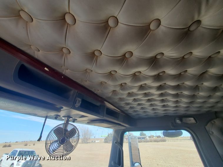 image for item IU9002 2008 Kenworth T800B  vacuum truck