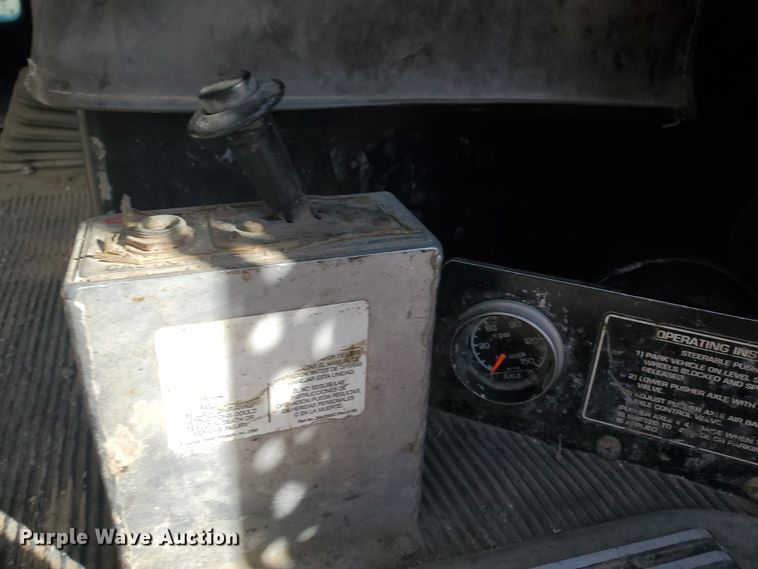 image for item IU9002 2008 Kenworth T800B  vacuum truck