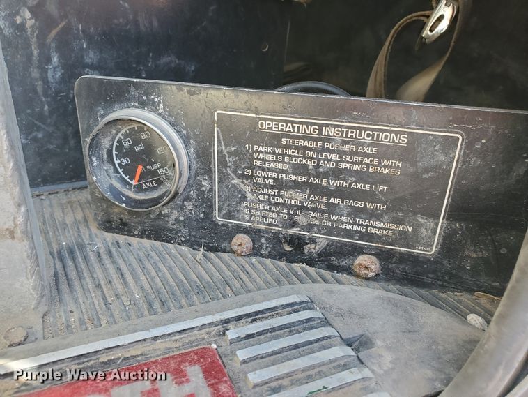 image for item IU9002 2008 Kenworth T800B  vacuum truck