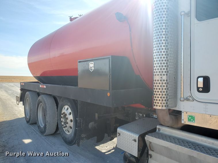 image for item IU9002 2008 Kenworth T800B  vacuum truck