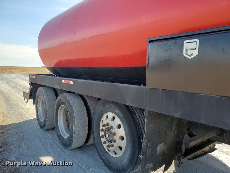 image for item IU9002 2008 Kenworth T800B  vacuum truck