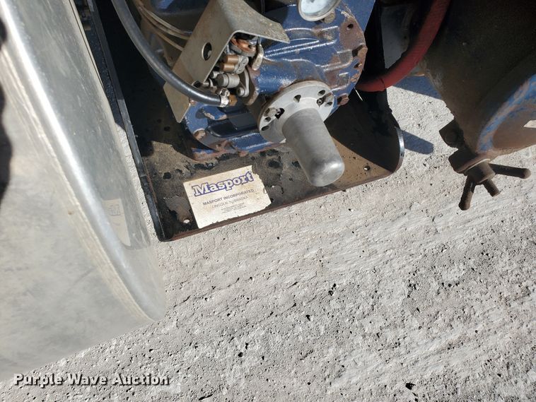 image for item IU9002 2008 Kenworth T800B  vacuum truck