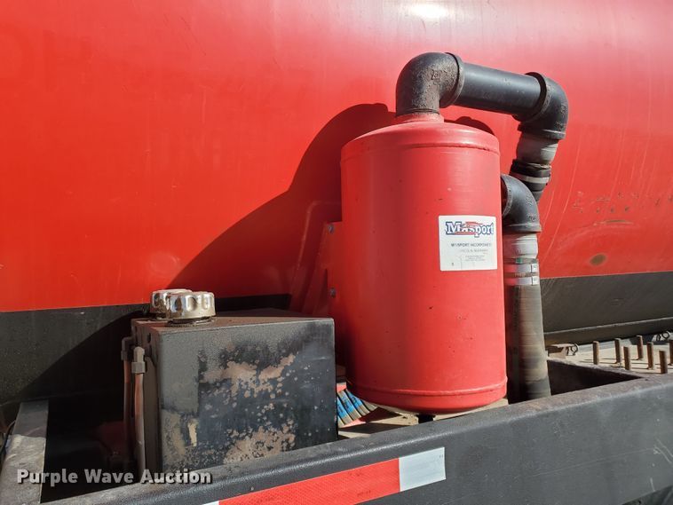 image for item IU9002 2008 Kenworth T800B  vacuum truck