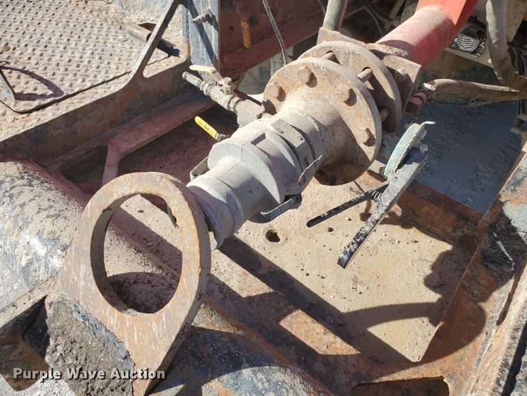 image for item IU9002 2008 Kenworth T800B  vacuum truck