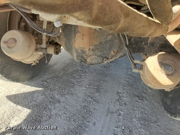 image for item IU9002 2008 Kenworth T800B  vacuum truck