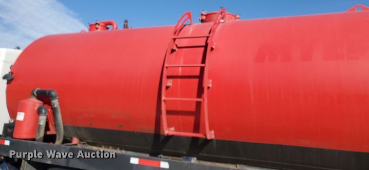 image for item IU9002 2008 Kenworth T800B  vacuum truck