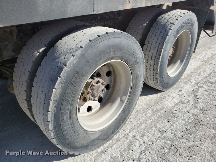 image for item IU9002 2008 Kenworth T800B  vacuum truck