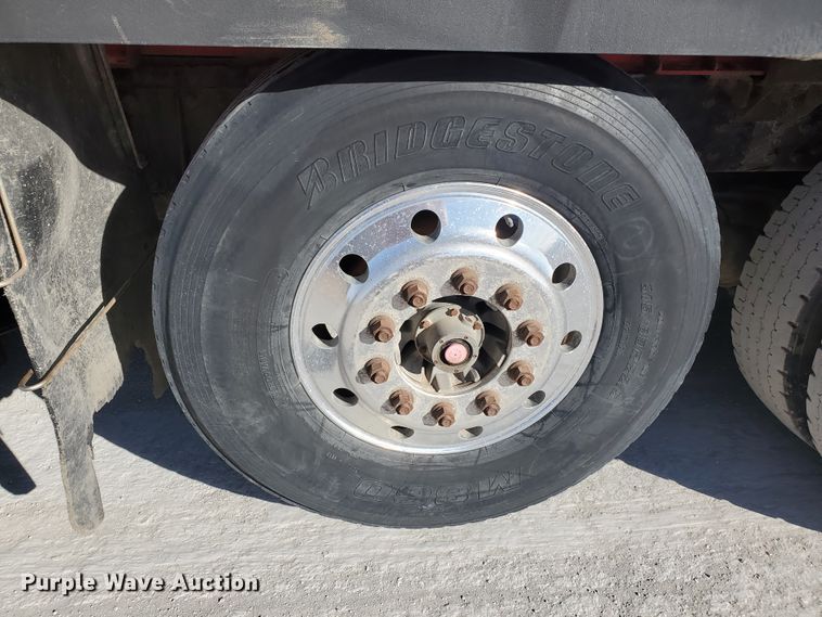 image for item IU9002 2008 Kenworth T800B  vacuum truck