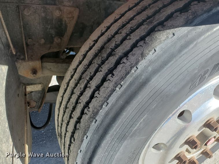 image for item IU9002 2008 Kenworth T800B  vacuum truck