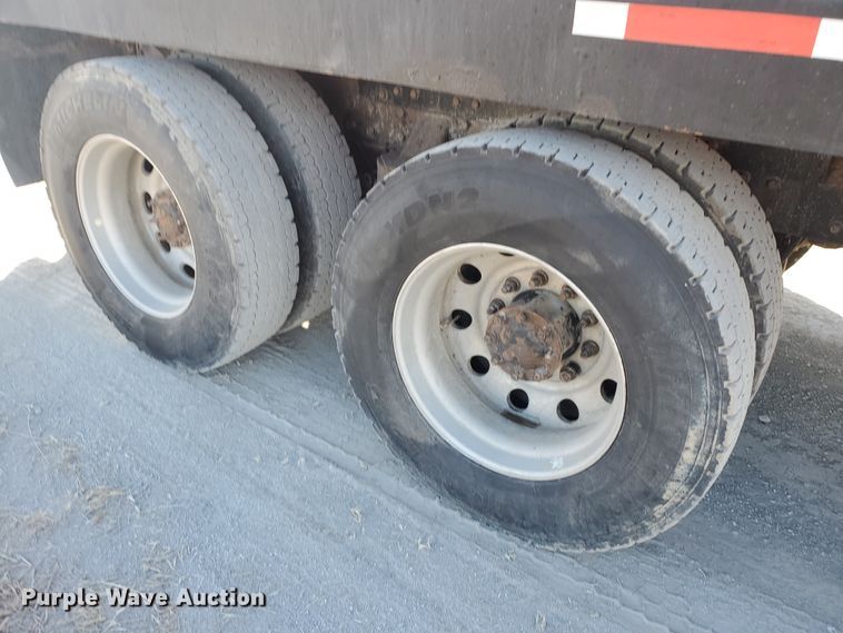 image for item IU9002 2008 Kenworth T800B  vacuum truck