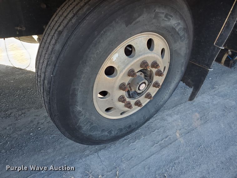 image for item IU9002 2008 Kenworth T800B  vacuum truck