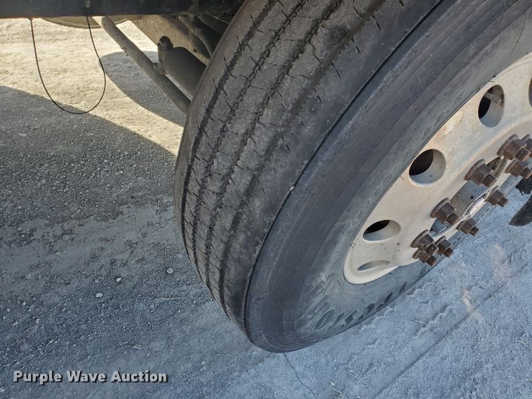 image for item IU9002 2008 Kenworth T800B  vacuum truck