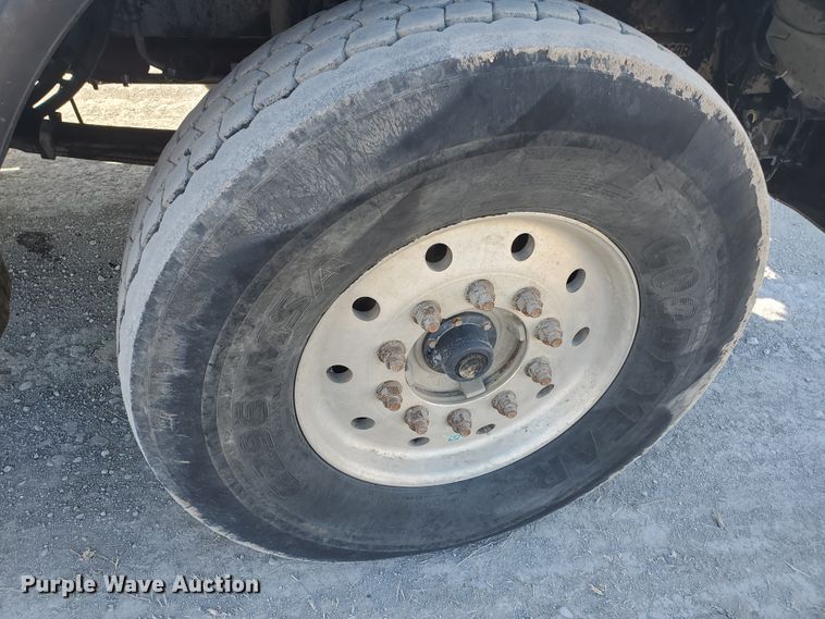 image for item IU9002 2008 Kenworth T800B  vacuum truck