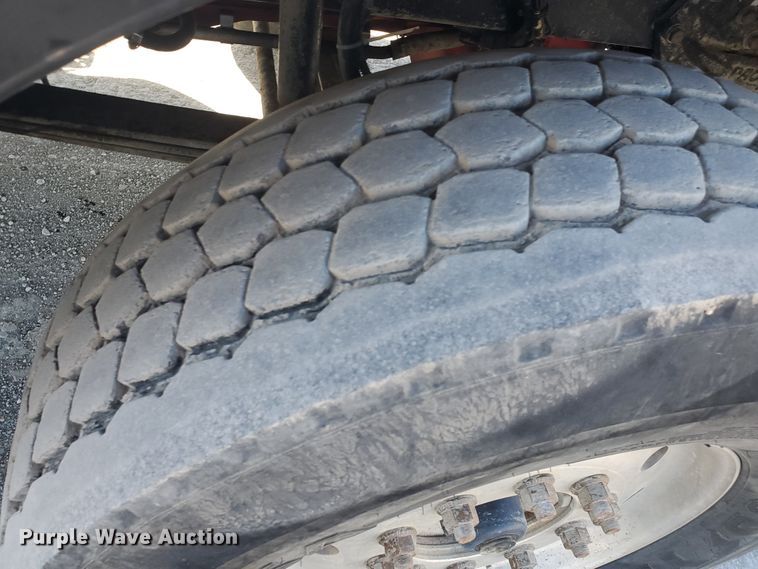 image for item IU9002 2008 Kenworth T800B  vacuum truck