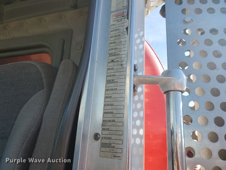 image for item IU9002 2008 Kenworth T800B  vacuum truck