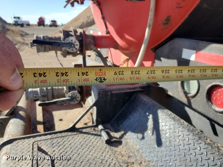 image for item IU9002 2008 Kenworth T800B  vacuum truck