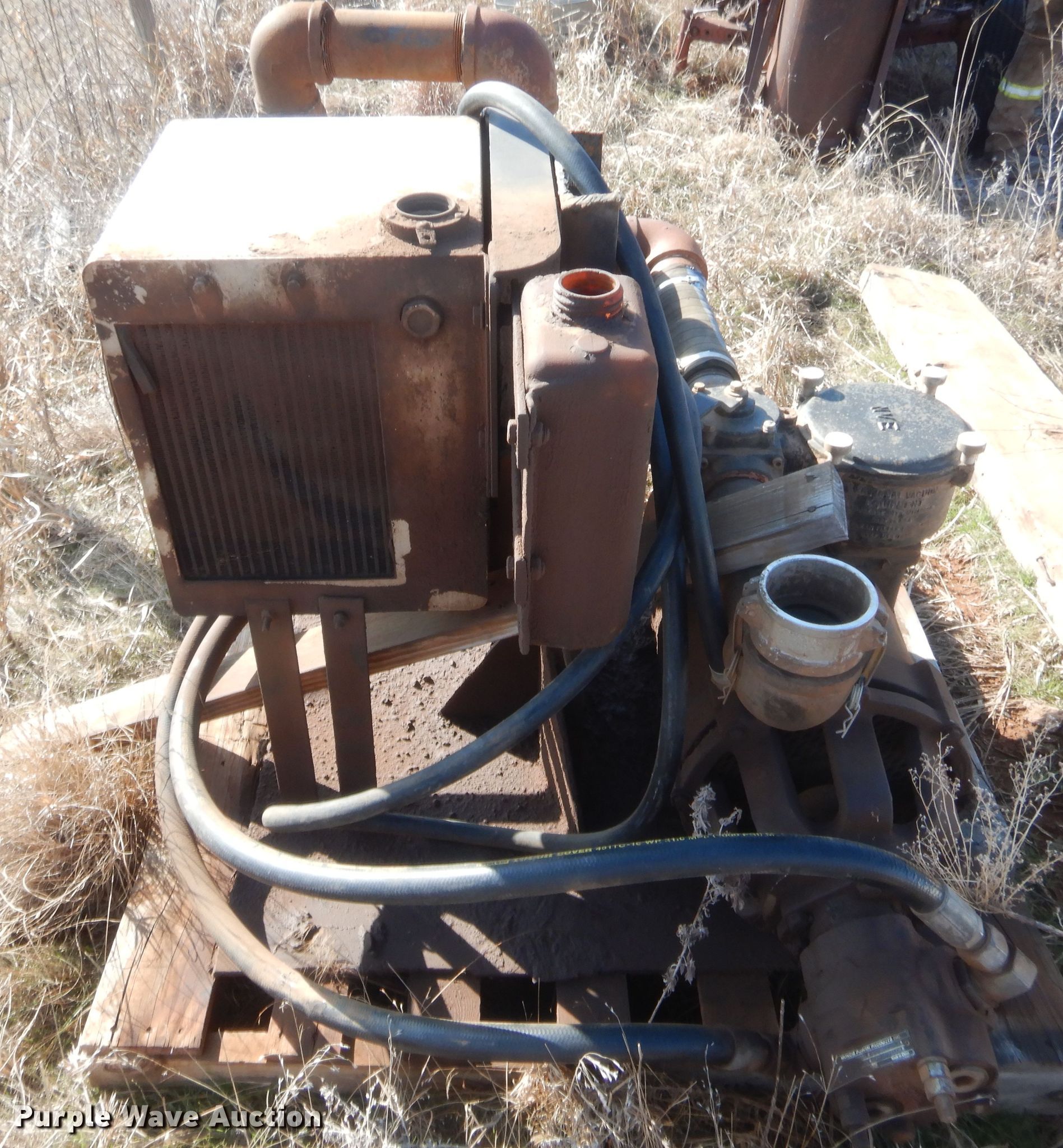 2014 Challenger 100607FD vacuum pump in Weatherford, OK Item HG9909 sold Purple Wave