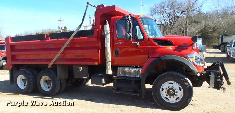 image for item DC2753 2014 International 7500  dump truck