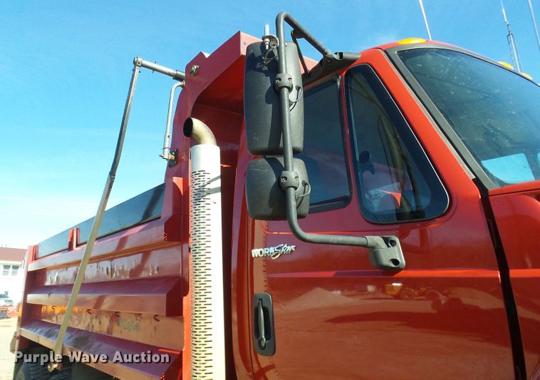 image for item DC2753 2014 International 7500  dump truck