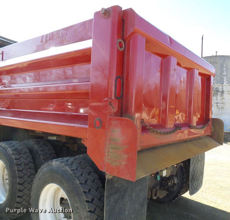 image for item DC2754 2018 International 7500  dump truck