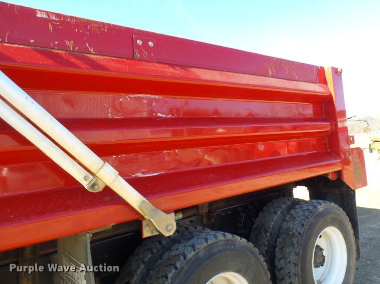 image for item DC2754 2018 International 7500  dump truck