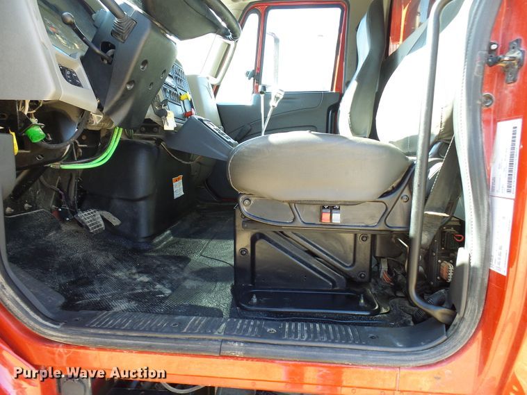 image for item DC2754 2018 International 7500  dump truck