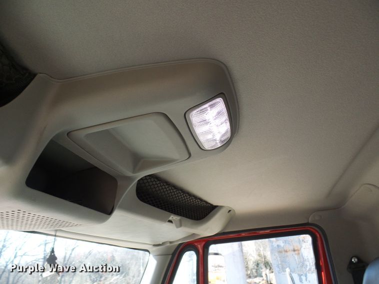 image for item DC2754 2018 International 7500  dump truck