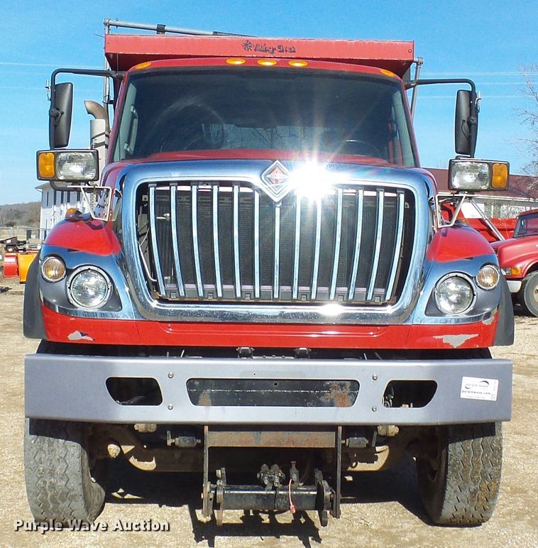 image for item DC2755 2013 International 7500  dump truck