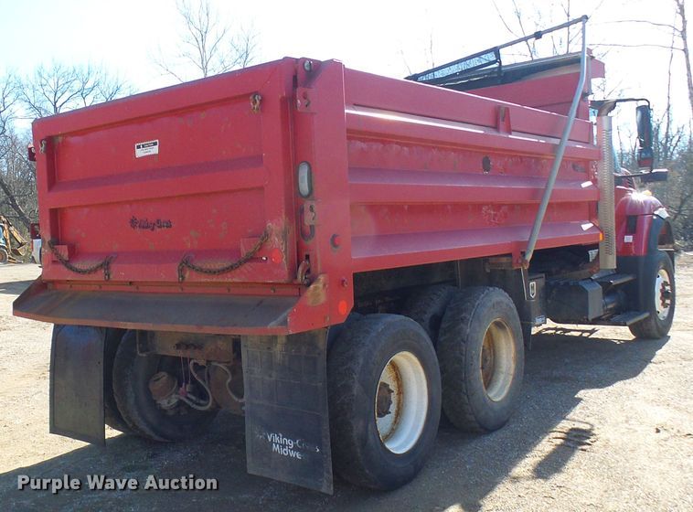 image for item DC2755 2013 International 7500  dump truck