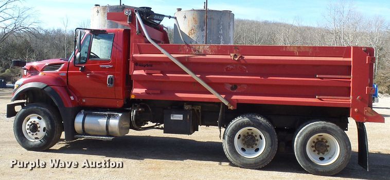 image for item DC2755 2013 International 7500  dump truck