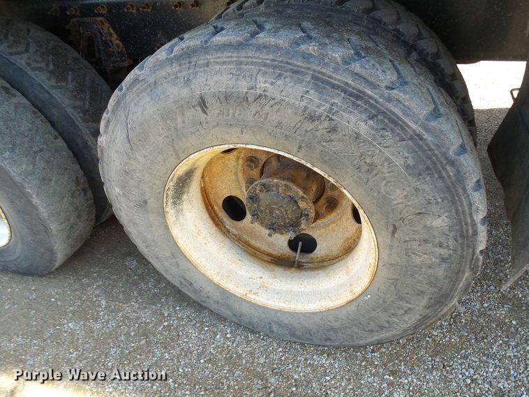 image for item DC2755 2013 International 7500  dump truck