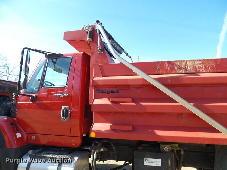 image for item DC2755 2013 International 7500  dump truck