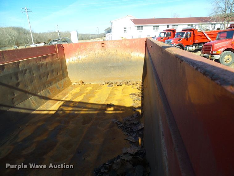 image for item DC2755 2013 International 7500  dump truck