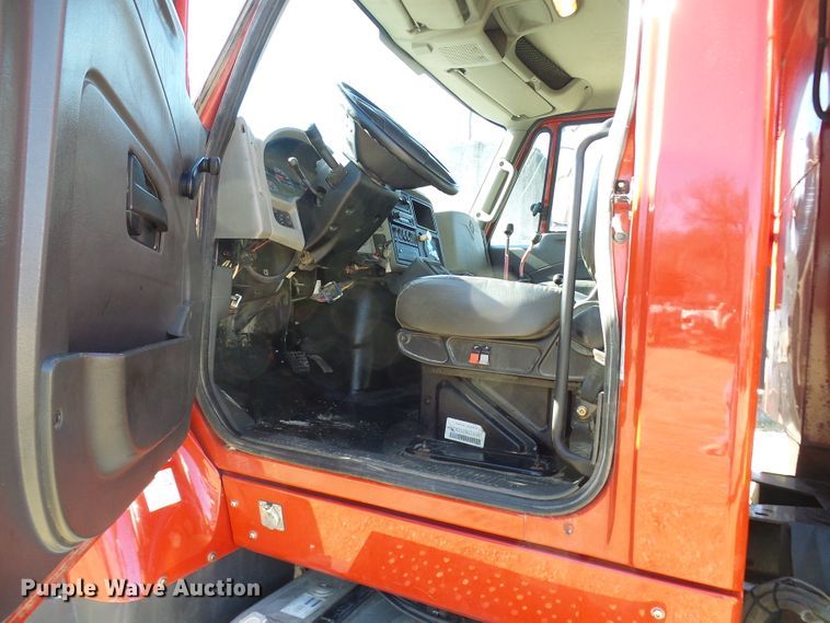 image for item DC2755 2013 International 7500  dump truck